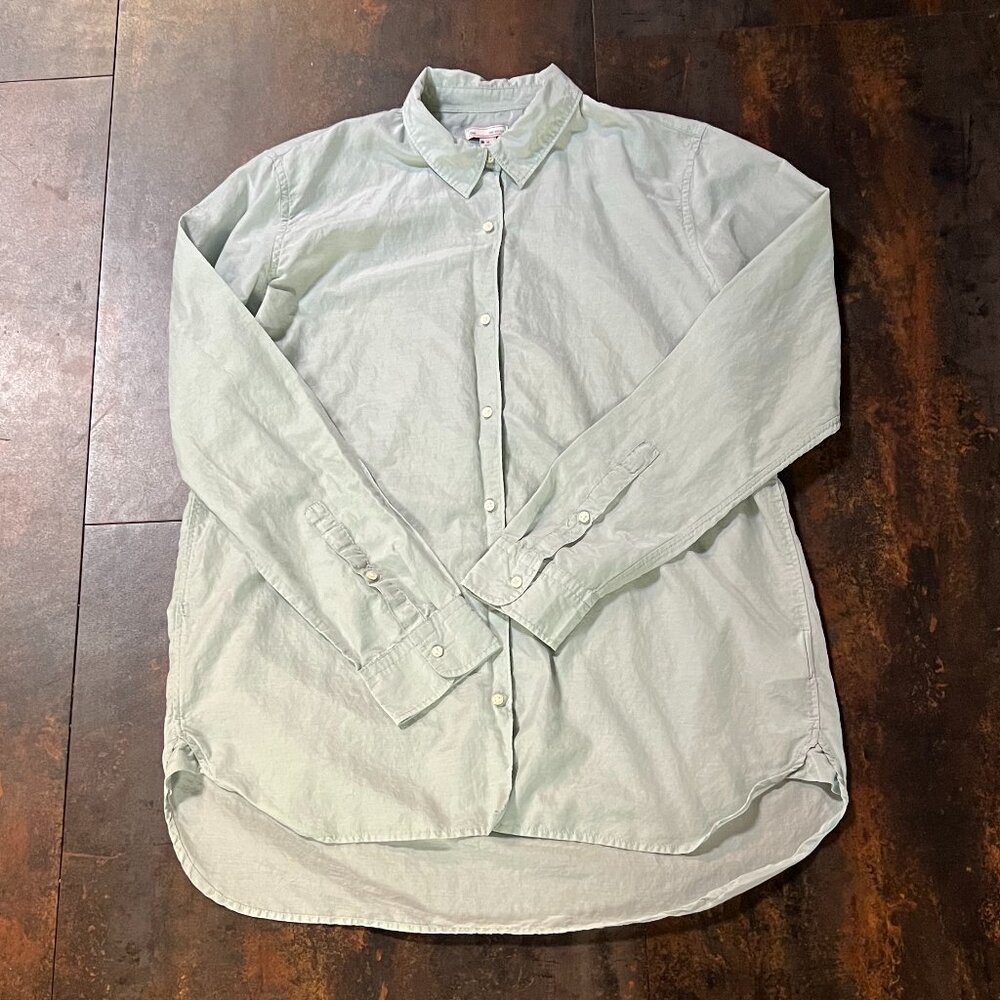 Women's GAP the Palest Blue Grey Long-Sleeve Button-Down Shirt Made w/Silk Sz M
